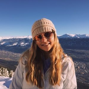 Meet your Posher, Kelli